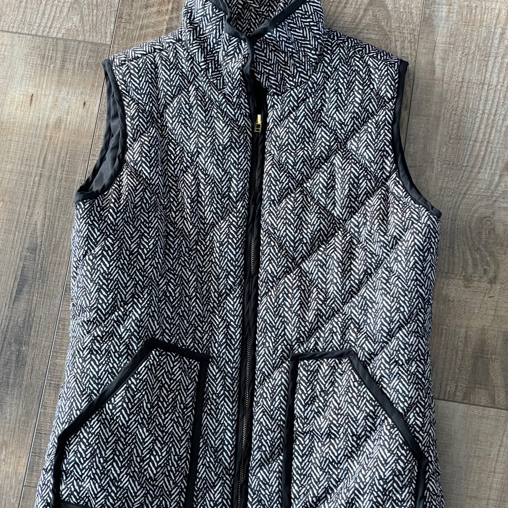 Soft Black & White Vest